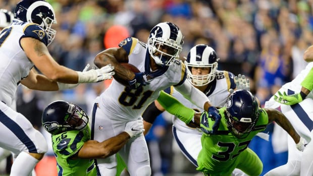 Los Angeles Rams tight end Gerald Everett (81) carries the ball after a catch during the second half against the Seattle Seahawks